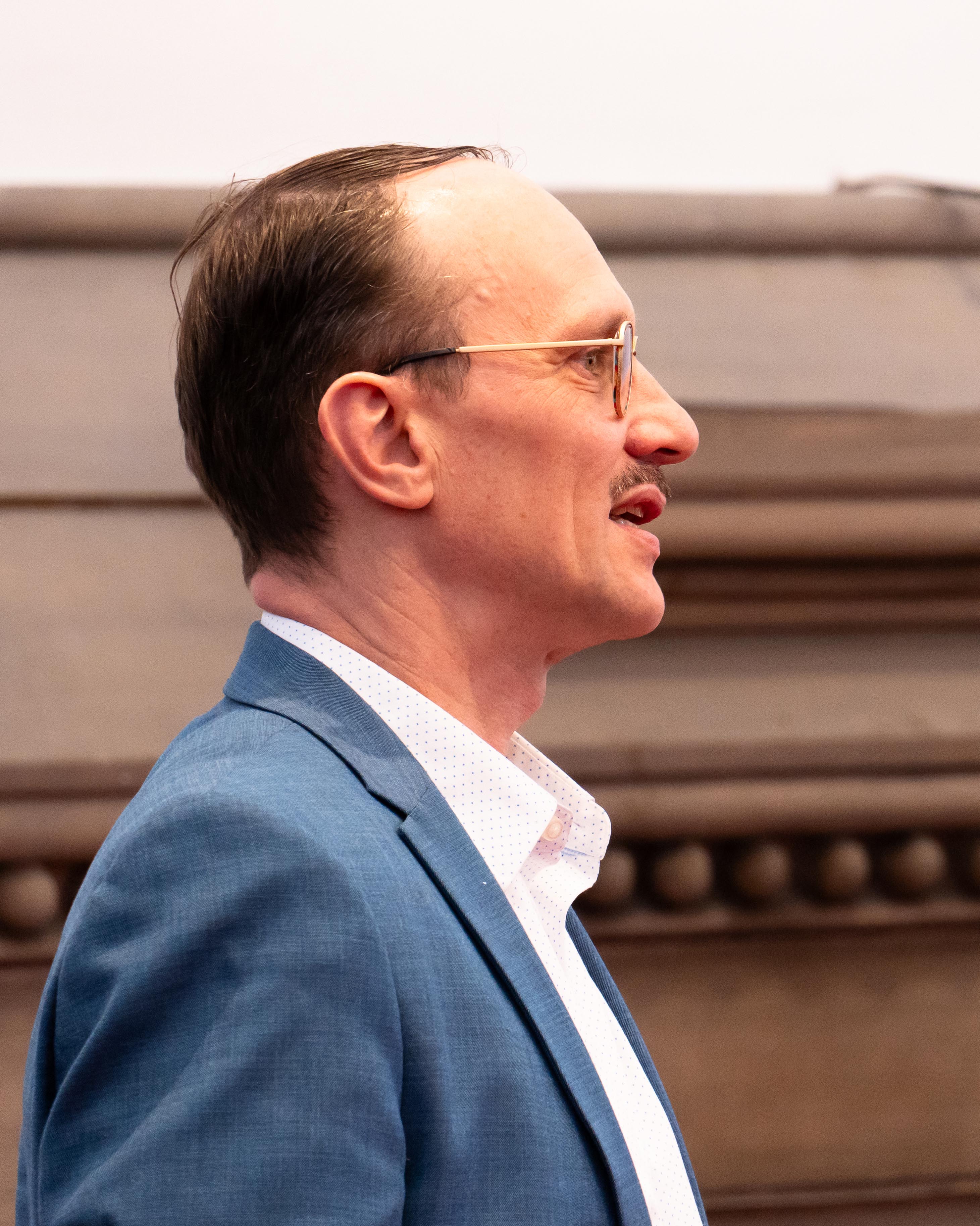 Professor Dirk Bernhardt-Walther